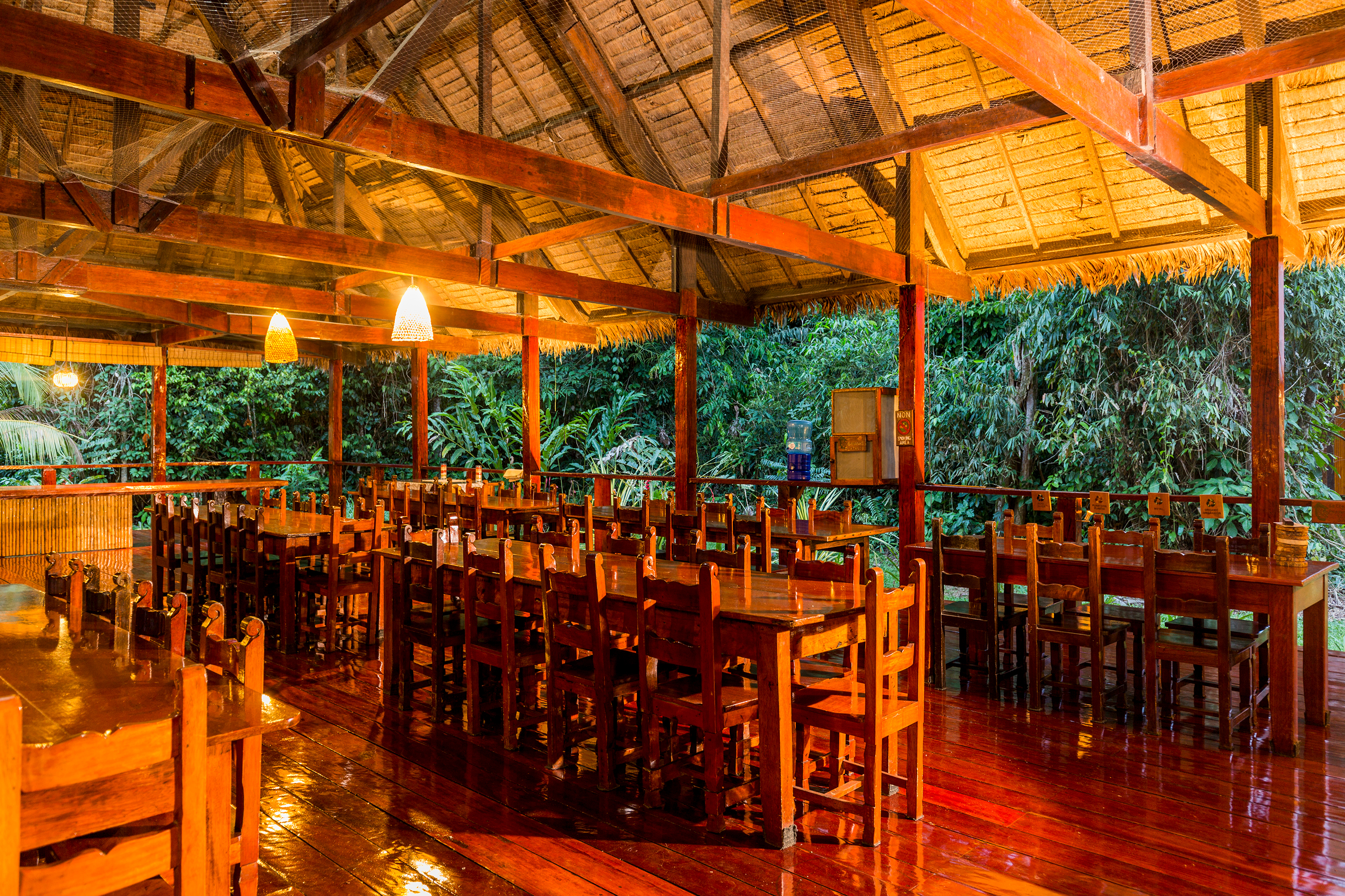 Posada Amazonas Dining room