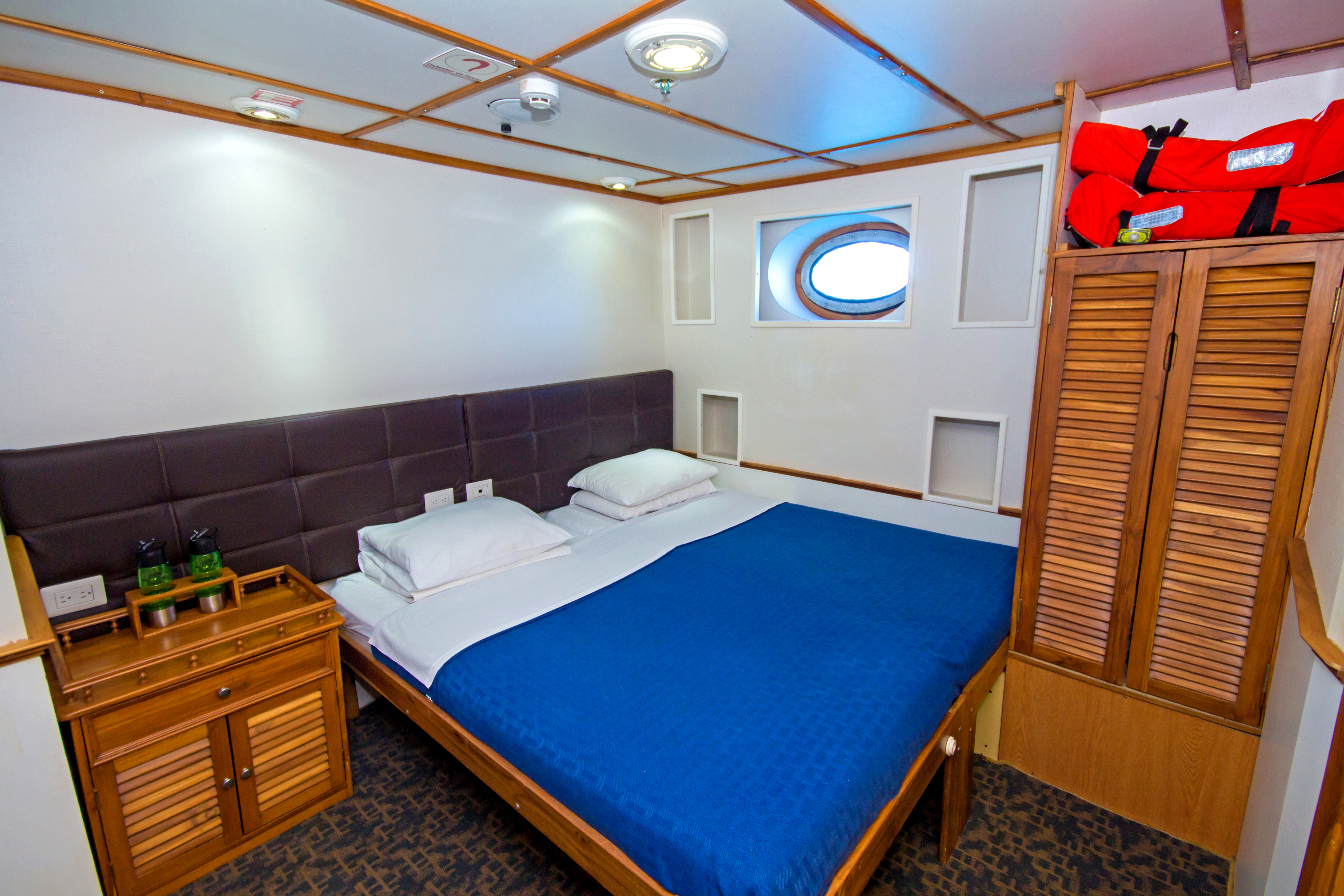 Tip Top IV-Lower deck cabin with double/king sized bed