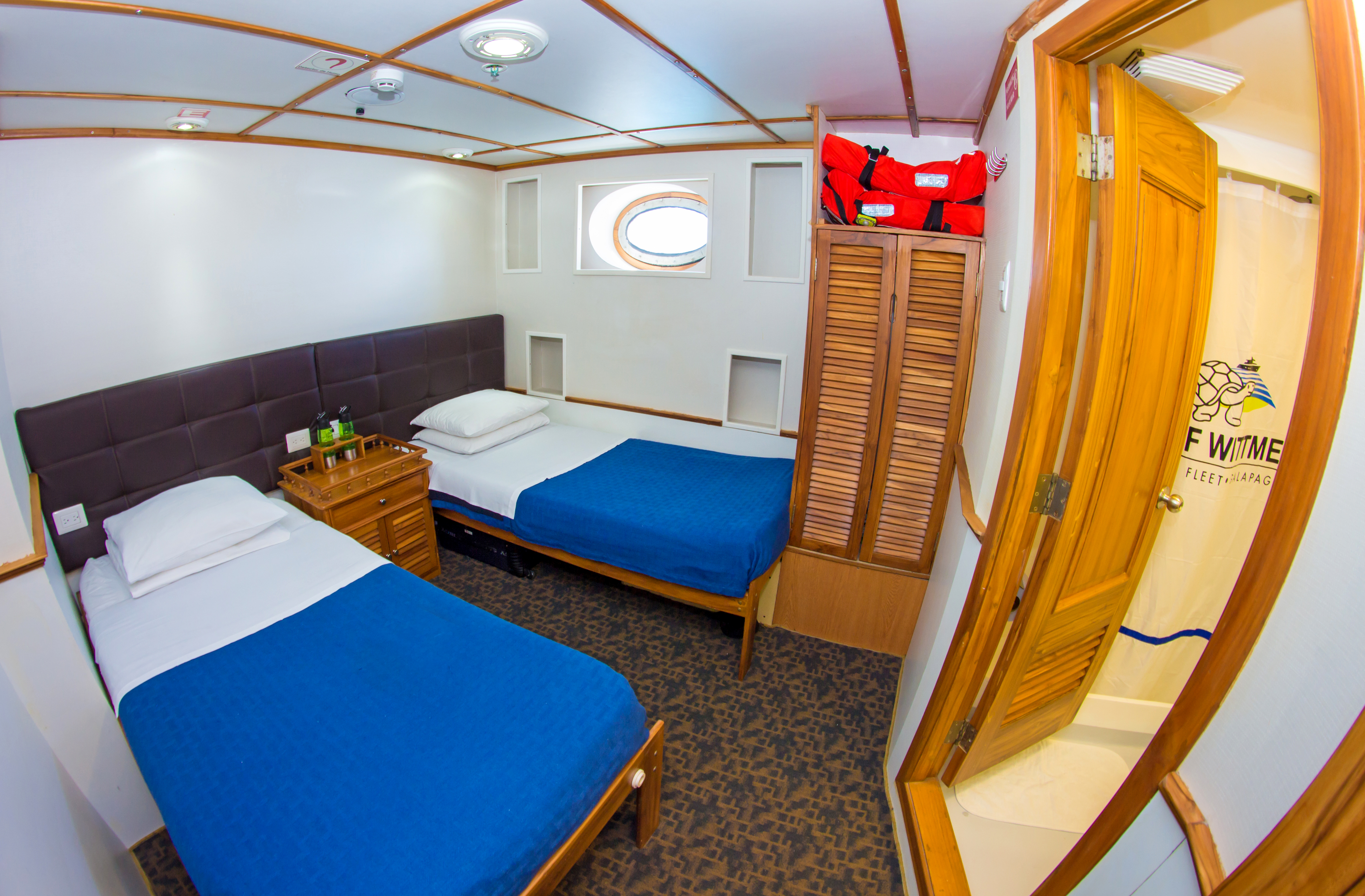 Tip Top IV-Lower deck cabin with 2 twin beds
