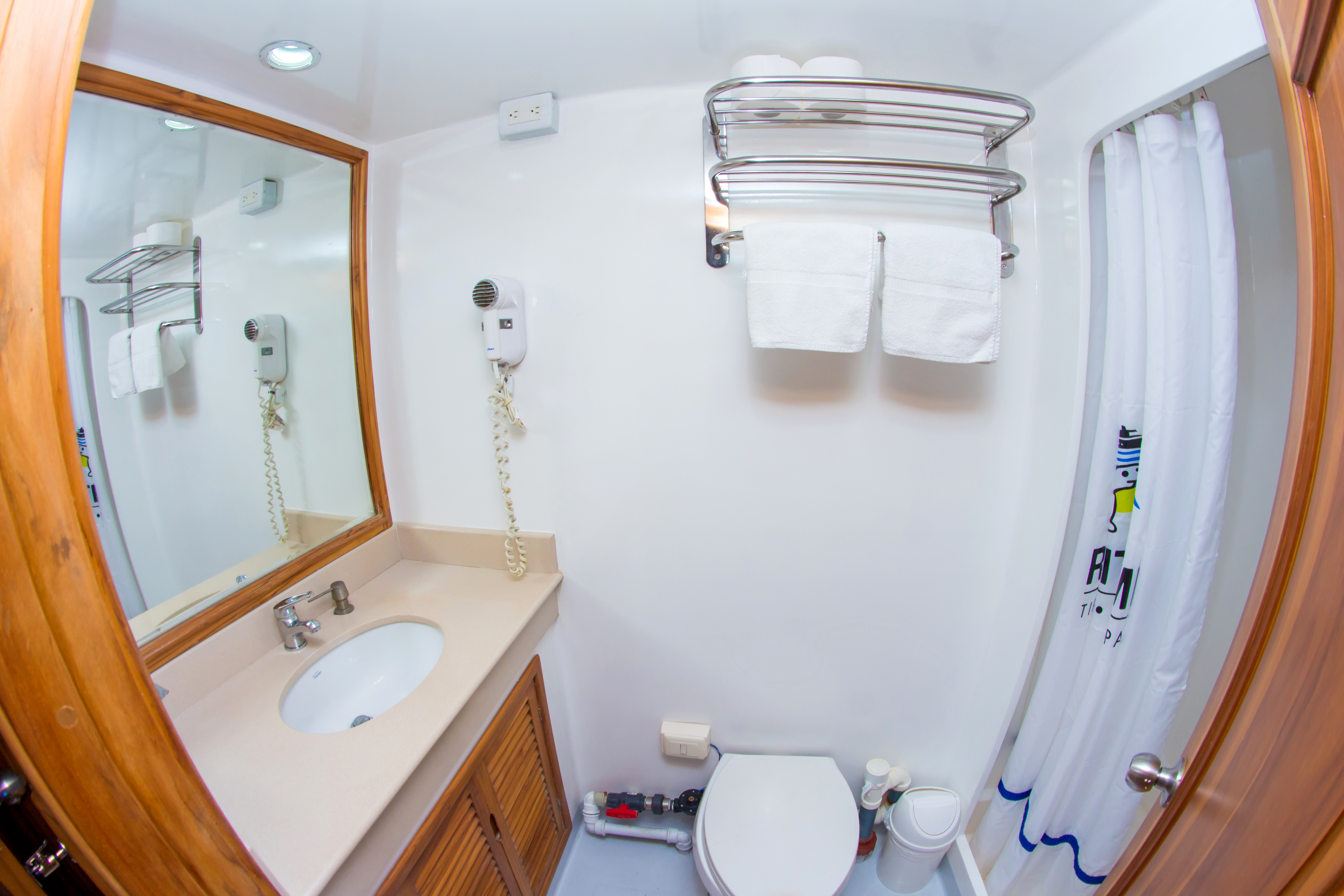 Tip top IV Cabin Bathrooms